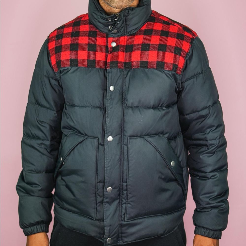 GAP Puffer Coat - Plaid - Men’s Medium - Black/Red